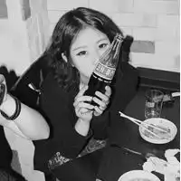  急求情侣头像喝酒的伤感一些的急急急