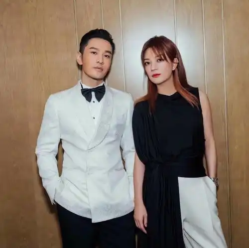 赵薇黄晓明首度合作电视剧遭搁置传找袁泉顶替救火 赵薇黄晓明首度合作电视剧遭搁置传找袁泉顶替救火