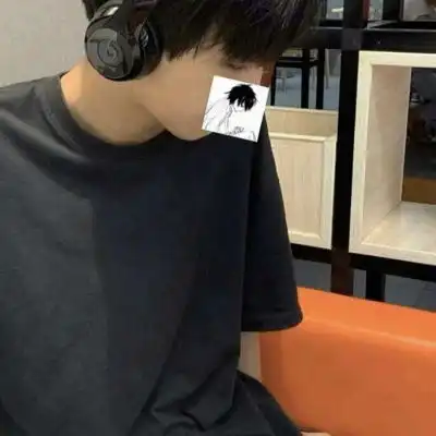  林鲸落干净风真人男生头像.