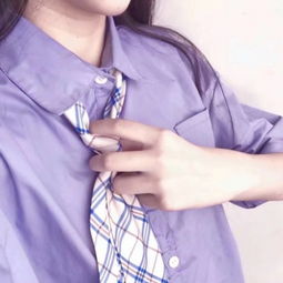  衬衫情侣头像一男一女不露头我是美丽的珍妮