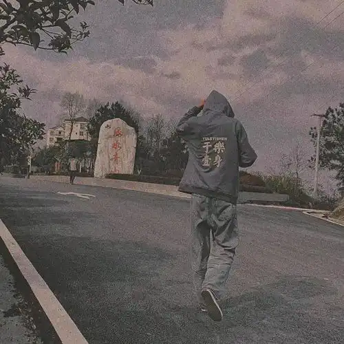 老君山红帽女情侣头像太