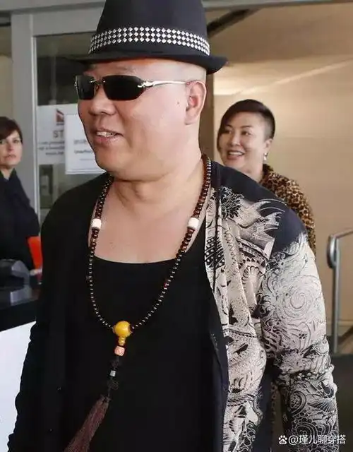  在岁月的沉淀中收获自信与成熟提升品味,是中年阶段男人的必修课