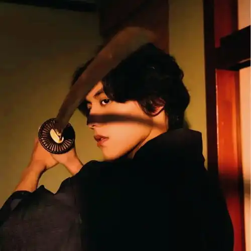 男生头像不被重视的每一秒我都在后退 男生头像不被重视的每一秒我都在后退