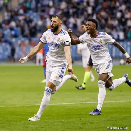  23,倒下西甲豪门又输了,54控球14射门成摆设,无缘第14冠巴萨皇马本泽马