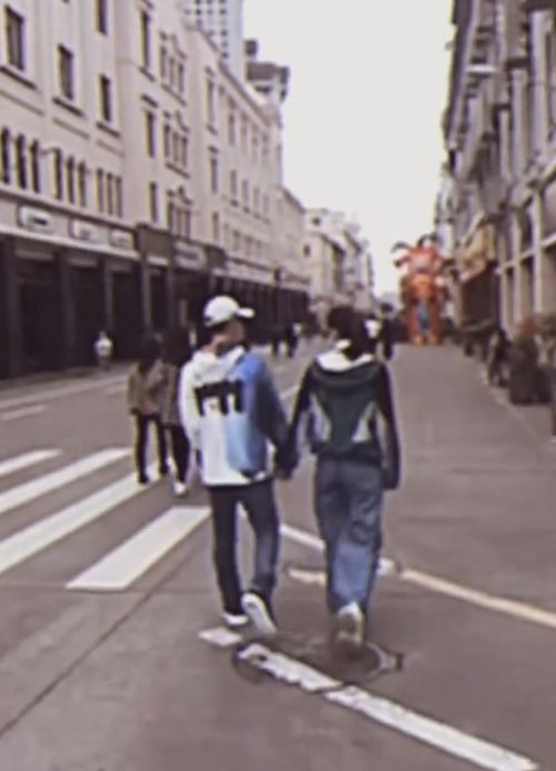  林峯张馨月高甜vlog曝光,俩人牵手逛街拥抱亲吻,堪比偶像剧
