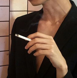  头像原来一个人只要心动了,什么标准条件都是放屁了