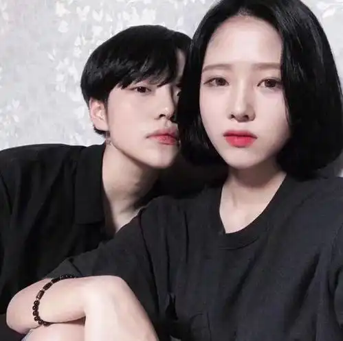  情侣头像那些我们以为爱过的人,却永远地爱着我们