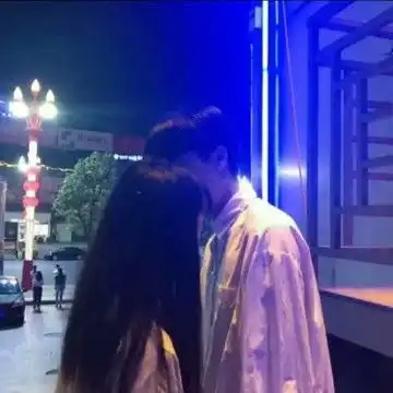  情侣头像街头版一男一女,情侣头像图片