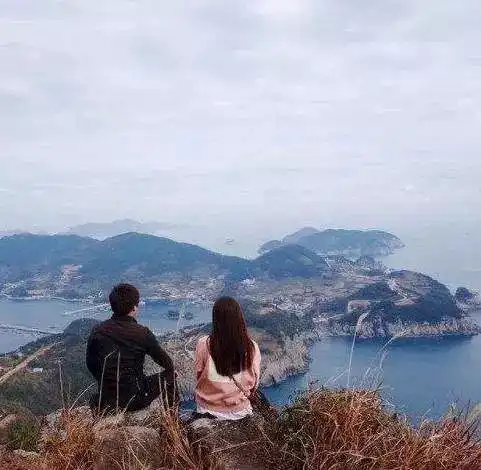 老君山红帽女情侣头像父