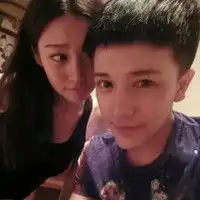  别拿半真半假的心对我qq情侣头像一男一女