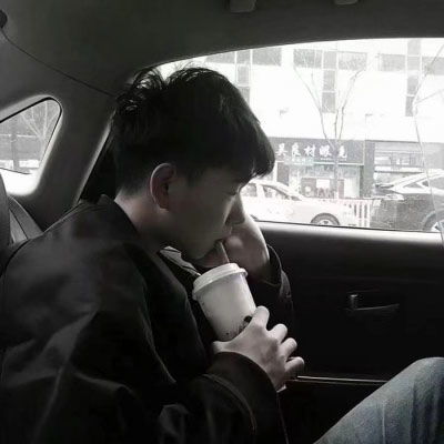  抖音情侣头像一左一右高低调独唱反调