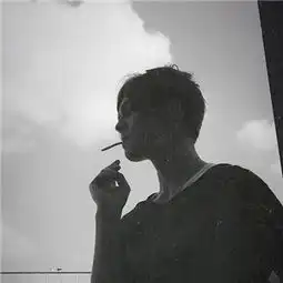  多少酒我都喝能醉倒在你怀里我qq男生头像我要个性网