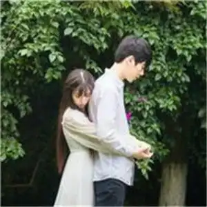  2019意境情侣头像一对两张爱情是两个人的事