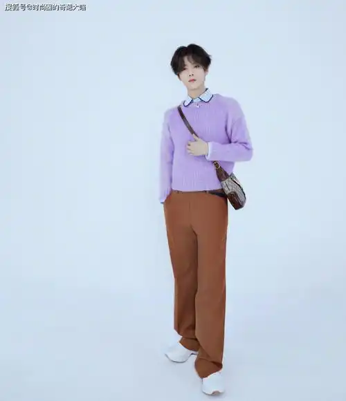  鹿晗不愧是最精致的北京大老爷们,不用修图都帅气,就跟18岁似的