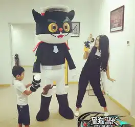  杨童舒携萌子亮相遇黑猫警长化身疯狂小粉丝