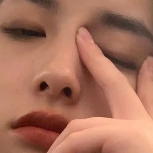  超可局部女生头像又纯又欲