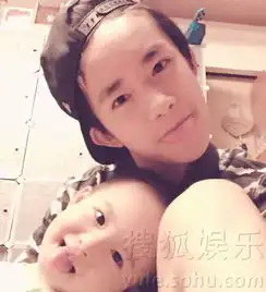  易烊千玺晒与弟弟搞怪合影兄弟二人表情神同步7946166大...