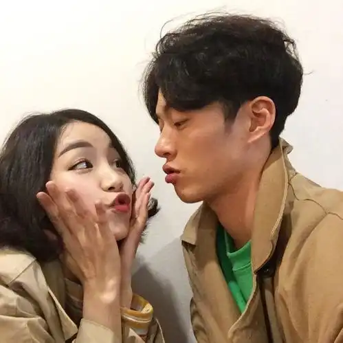 情侣头像深浅不一的印记,付之一笑的回忆 情侣头像深浅不一的印记,付之一笑的回忆