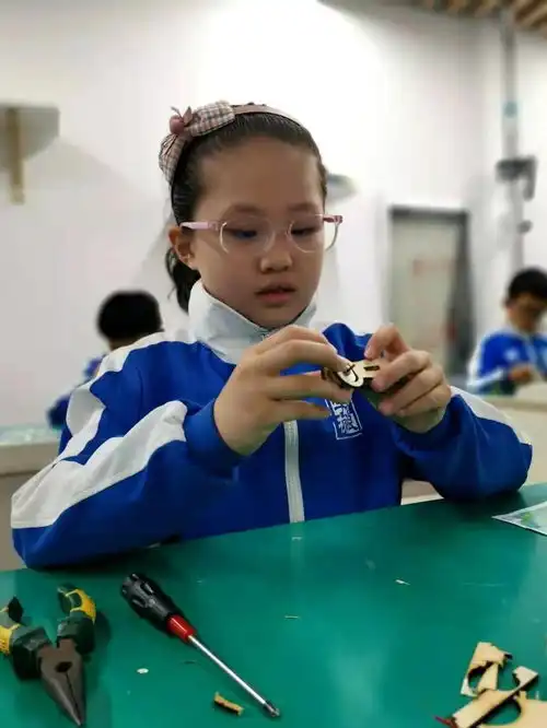  少年们的选修课3科技创客实操类课程