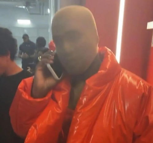  说唱圈的悍匪kanye,丝袜套头第一人