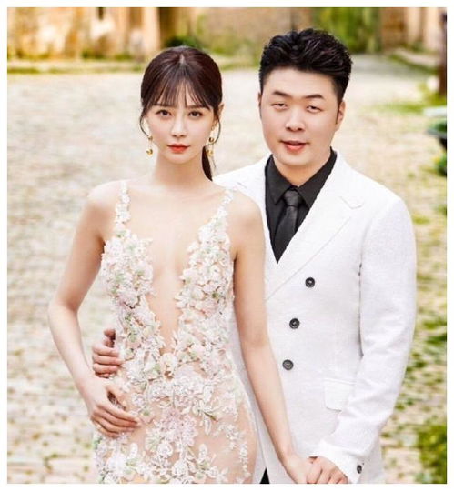 与杜海涛合体秀恩爱辟谣分手,沈梦辰晒过婚纱照,无名指戴上戒指