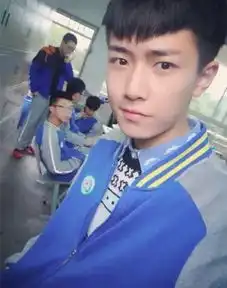  这个男的叫什么名字谁知道,谁可以告诉我