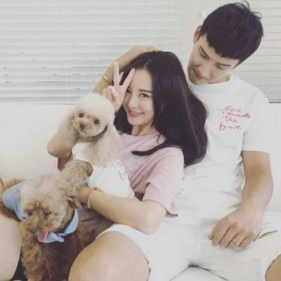  亲密温暖幸福的情侣头像合照真人不要问别人好不好看