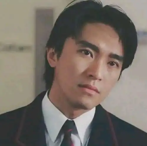 微信头像我步步回头,却也只能往前走