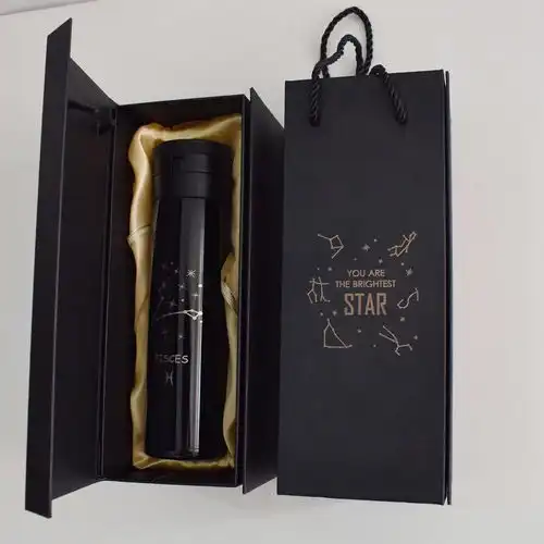 老君山红帽女情侣头像烟