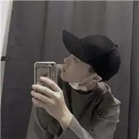  戴上帽子就是时尚带帽干净帅哥头像