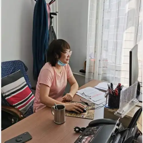  以提高妇联素质为载体推动破难行动见成效