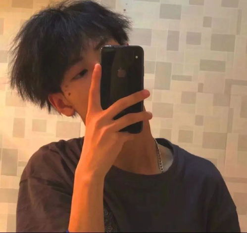  男头像所有快乐都向你靠拢