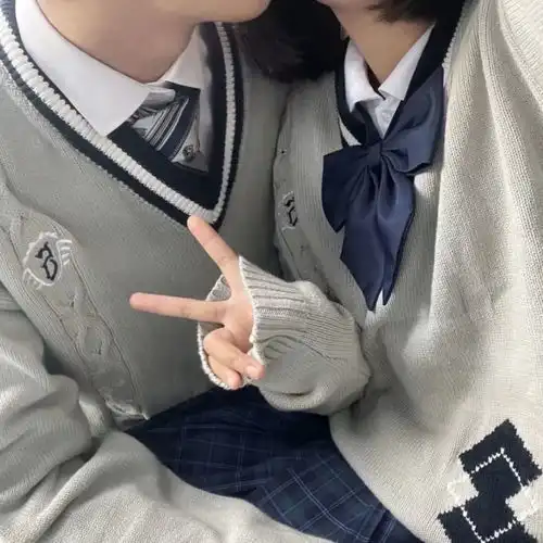  情侣头像见面的意义是宣泄积压在心里的爱意