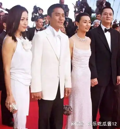  张曼玉早年五官惊艳,比刘嘉玲漂亮多了,但老了恰恰相反