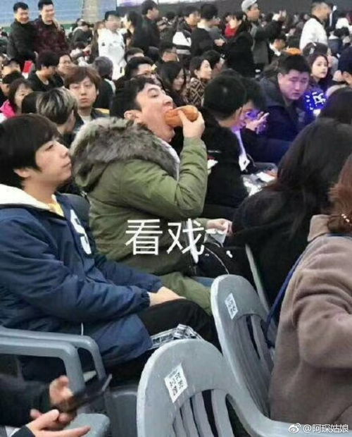 情侣头像超甜接吻两人王