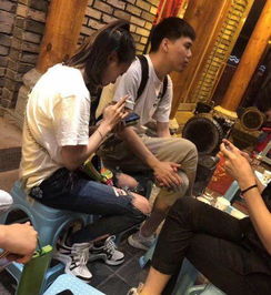  扒扒卷入出轨风波的女星,任素汐遭前夫指责,毕滢烟不离手很惬意