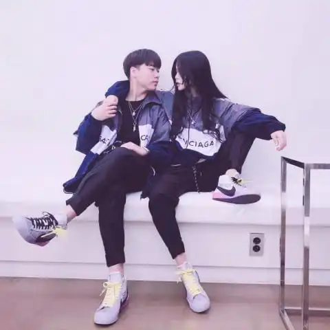  情侣头像真人一人一半接吻情侣双人两张吻快手专用尺寸图片