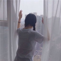  情侣头像一男一女背影精选2018难过的时候学会了独自忍受