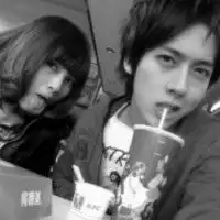  可爱的非主流黑白情侣qq头像绝口不提爱你