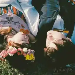  这张情侣头像的另一半