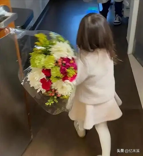  因生不出孩子被踢出豪门,二婚后却儿女双全,这次她终于扬眉吐气
