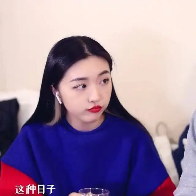  我们的恋爱只存于当下,对于未来谁都绝口不提,这叫酒肉情侣