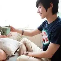  qq情侣图片1对,就是1男1女的,不要1张图多有男女的