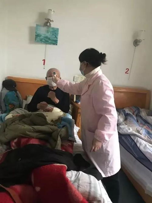  共同战疫就是老人子女,也不能进来,看似不近人情,其实是爱护
