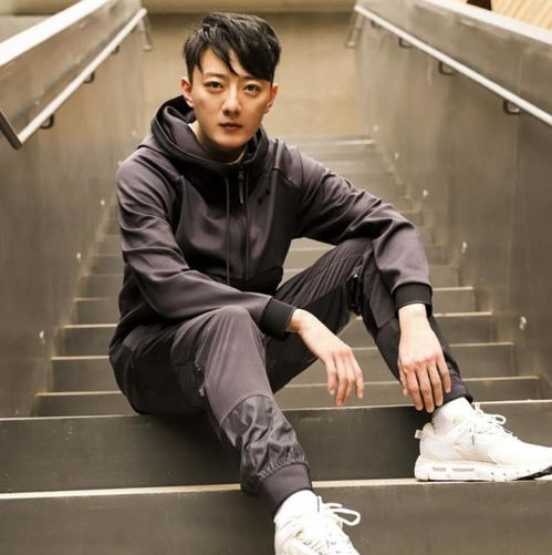  董璇新男友越来越帅气,气质比高云翔要好,和董璇拍情侣片