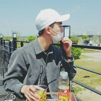  不敢正眼看你怕每一眼都是表白