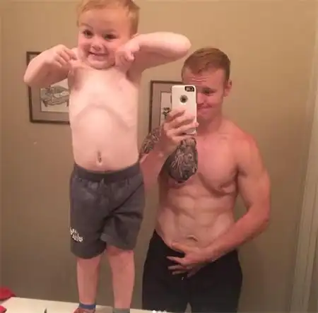 胖哥坚持健身2年,曾经300多磅的胖子,如今大变样 胖哥坚持健身2年,曾经300多磅的胖子,如今大变样