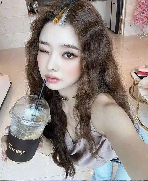 又纯又欲情侣头像娇俏