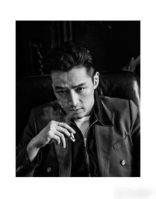 胡歌帅气黑白高清头像
