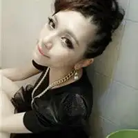 qq头像情侣黑白戴帽子戴帽子的情侣qq头像